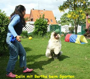 Dalin mit Bertha beim Sporten